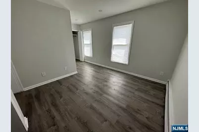 528 Chestnut Place, Teaneck Township, NJ 07666 - Photo 4