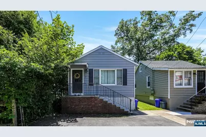 15 Grandview Avenue, Oakland, NJ 07436 - Photo 2