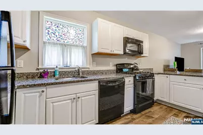 15 Grandview Avenue, Oakland, NJ 07436 - Photo 8