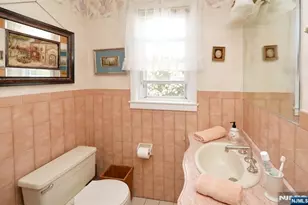 12-17 Roosevelt Pl, Fair Lawn, NJ 07410 - Photo 4