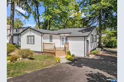 137 Myrtle Avenue, Allendale, NJ 07401 - Photo 6