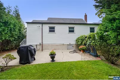 39-39 Brookside Avenue, Fair Lawn, NJ 07410 - Photo 20