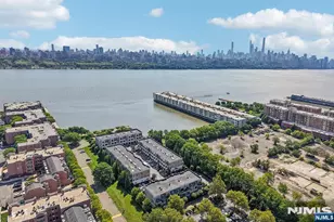6 Marquis Ct, Edgewater, NJ 07020 - Photo 30