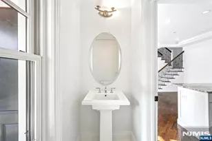 6 Marquis Ct, Edgewater, NJ 07020 - Photo 8