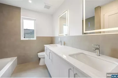 428 Lafayette Avenue, Cliffside Park, NJ 07010 - Photo 24