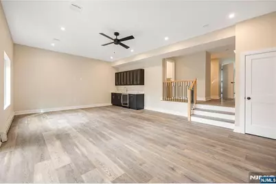 428 Lafayette Avenue, Cliffside Park, NJ 07010 - Photo 8