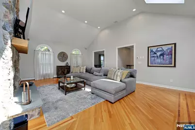 4 Swan Hollow Court, Ramsey, NJ 07446 - Photo 12