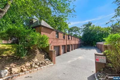 185 E Palisade Avenue D11B #D11B, Englewood, NJ 07631 - Photo 22