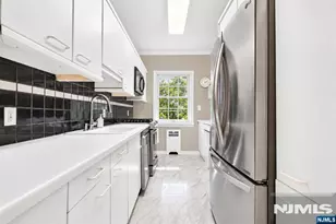 185 E Palisade Ave D11B, Englewood, NJ 07631 - Photo 12