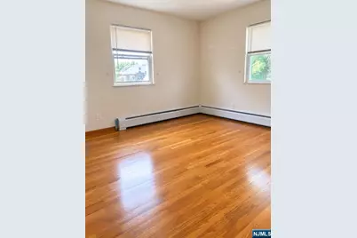 257 Prospect Avenue 2 #2, Cliffside Park, NJ 07010 - Photo 4
