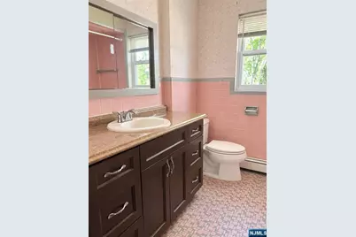 257 Prospect Avenue 2 #2, Cliffside Park, NJ 07010 - Photo 6