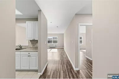 905 River Road 224 #224, Edgewater, NJ 07020 - Photo 2