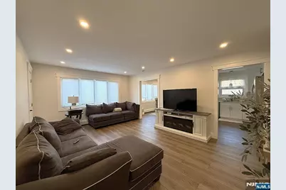 682 Valley Brook Avenue 2 #2, Lyndhurst Township, NJ 07071 - Photo 2
