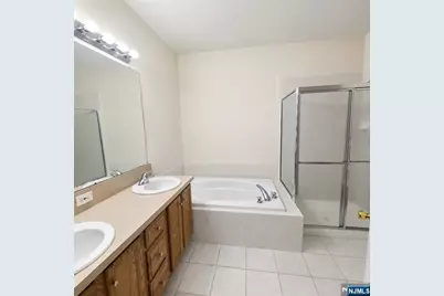10 Devonshire Drive 141 #141, Clifton, NJ 07013 - Photo 16