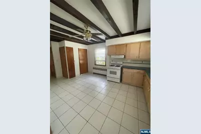 42 Annette Avenue 2 #2, Hawthorne, NJ 07506 - Photo 6