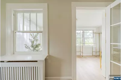 933 Maple Avenue, Ridgefield, NJ 07657 - Photo 24