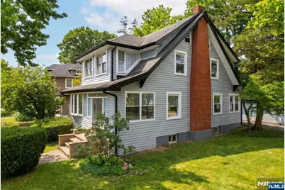 933 Maple Avenue, Ridgefield, NJ 07657 - Photo 2