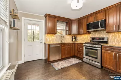 535 Freeman Street, Lyndhurst Township, NJ 07071 - Photo 16