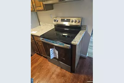 560 North Avenue K #K, Fort Lee, NJ 07024 - Photo 2