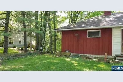 536 Nordhoff Drive, Leonia, NJ 07605 - Photo 2