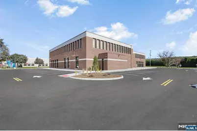 1 Lethbridge Plaza 31 #31, Mahwah, NJ 07430 - Photo 2