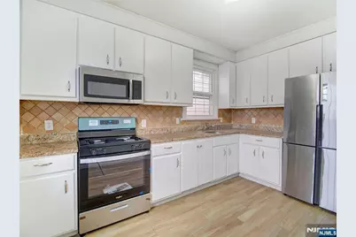762 Summer Avenue, Newark, NJ 07104 - Photo 2