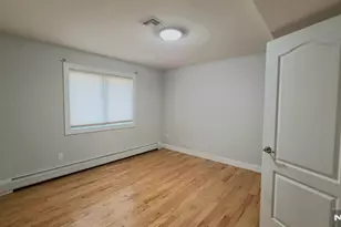 750 E Edgewater Ave 1st Fl, Ridgefield, NJ 07657 - Photo 10