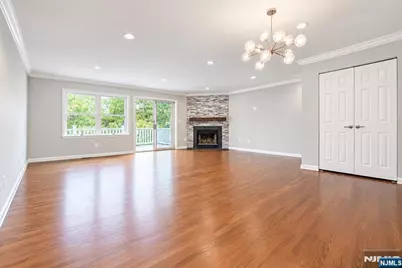 479 Undercliff Avenue, Edgewater, NJ 07020 - Photo 4