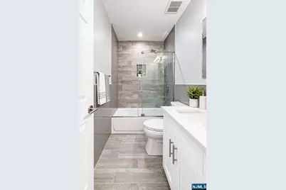 479 Undercliff Avenue, Edgewater, NJ 07020 - Photo 10
