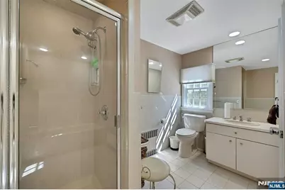626 Sunderland Road, Teaneck Township, NJ 07666 - Photo 28