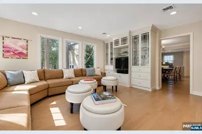 626 Sunderland Road, Teaneck Township, NJ 07666 - Photo 12