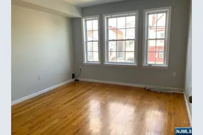 231 Jersey Street 1st &amp; Ground #1st &amp; Ground, Harrison, NJ 07029 - Photo 6