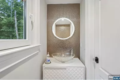 689 Colonial Road, Franklin Lakes, NJ 07417 - Photo 40
