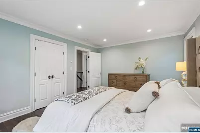 689 Colonial Road, Franklin Lakes, NJ 07417 - Photo 28