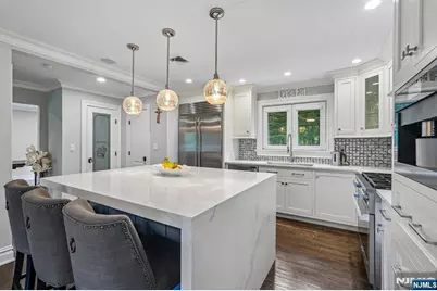 689 Colonial Road, Franklin Lakes, NJ 07417 - Photo 18