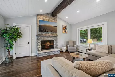 689 Colonial Road, Franklin Lakes, NJ 07417 - Photo 1