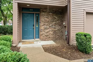 191 Yorktowne Ct 191B, Washington Township, NJ 07676 - Photo 4
