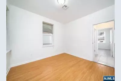 613 Ridge Road 2R #2R, Lyndhurst Township, NJ 07071 - Photo 12