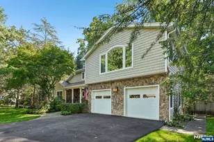 74 Lakeshore Dr, Oakland, NJ 07436 - Photo 2