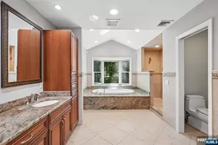 74 Lakeshore Dr, Oakland, NJ 07436 - Photo 34