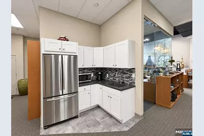 1025 Macarthur Boulevard, Mahwah, NJ 07430 - Photo 8