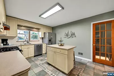 1000 Alpine Drive, Teaneck Township, NJ 07666 - Photo 18