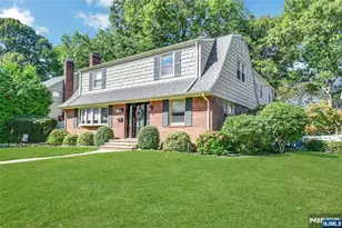 1000 Alpine Dr, Teaneck Township, NJ 07666 - Photo 2