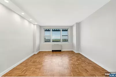 2000 Linwood Avenue 14D #14D, Fort Lee, NJ 07024 - Photo 14