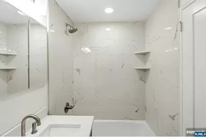 2000 Linwood Avenue 14D #14D, Fort Lee, NJ 07024 - Photo 18