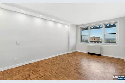 2000 Linwood Avenue 14D #14D, Fort Lee, NJ 07024 - Photo 16