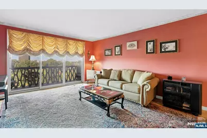 2100 Linwood Avenue 6C #6C, Fort Lee, NJ 07024 - Photo 10