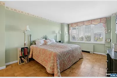 2100 Linwood Avenue 6C #6C, Fort Lee, NJ 07024 - Photo 12