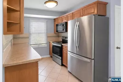 664 Irvington Avenue 6 #6, Maplewood, NJ 07040 - Photo 6