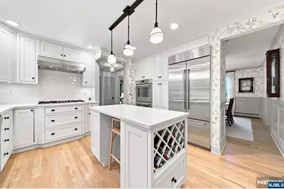 224 Van Houten Avenue, Wyckoff Township, NJ 07481 - Photo 10